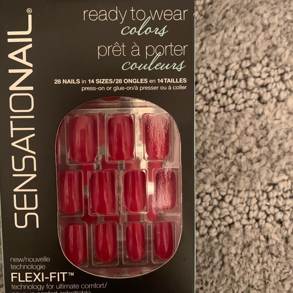 Sensational brand Faux/ Fake Press On Nails, Red. Brand new in package. - Picture 1 of 3